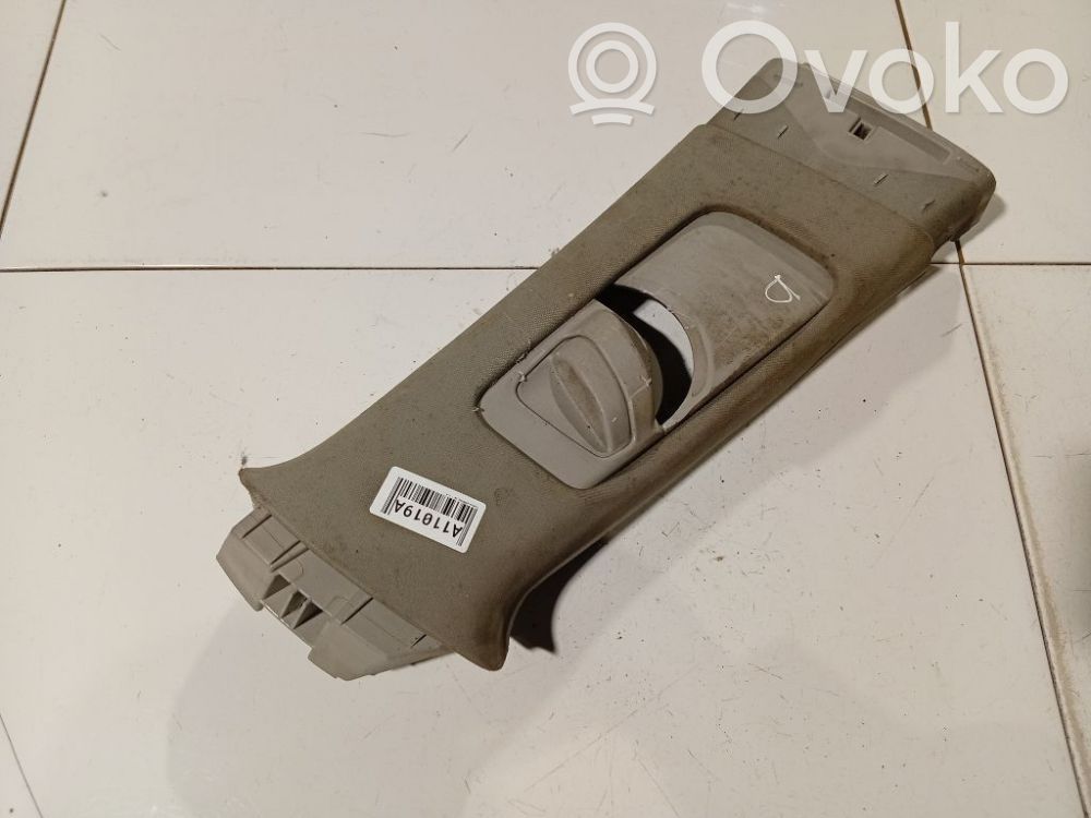 Toyota Avensis T270 Rivestimento montante (B) (superiore)