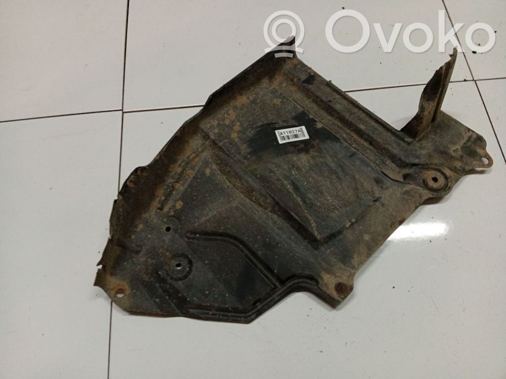 Nissan X-Trail T30 Engine splash shield/under tray 