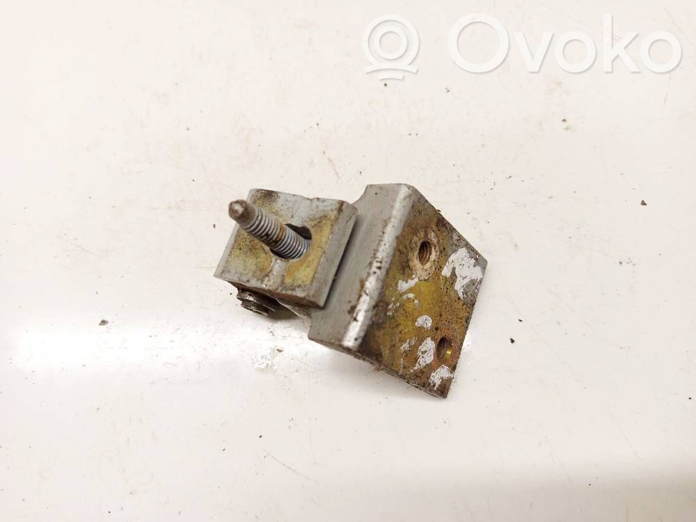 Audi A4 S4 B5 8D Bisagra inferior de la puerta trasera 