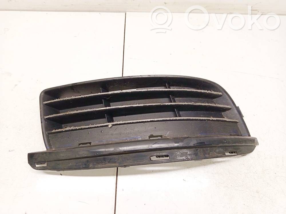 Volkswagen Jetta V Mascherina inferiore del paraurti anteriore