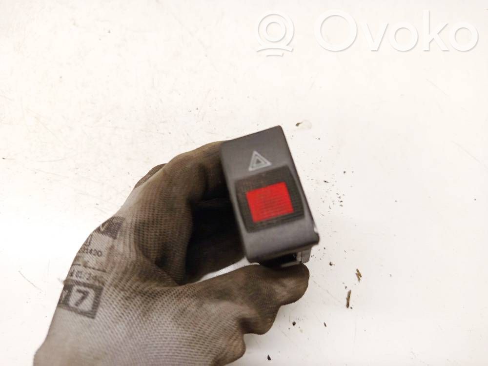 Botón interruptor de luz de peligro   8D0941509C,8D0941509C