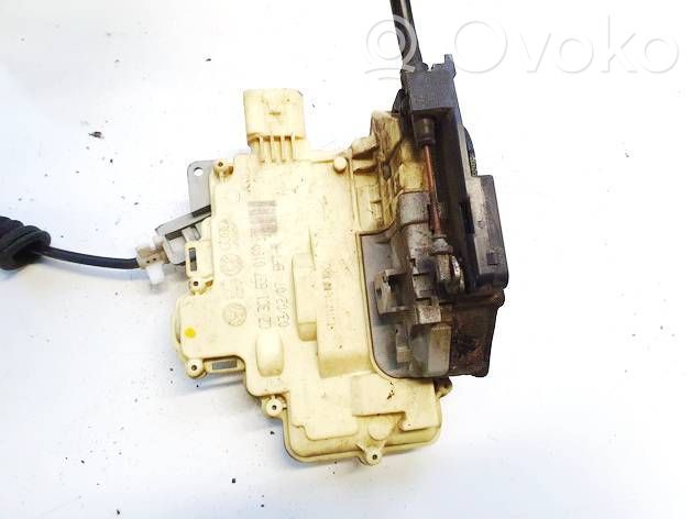 Volkswagen PASSAT B6 Serratura portiera anteriore