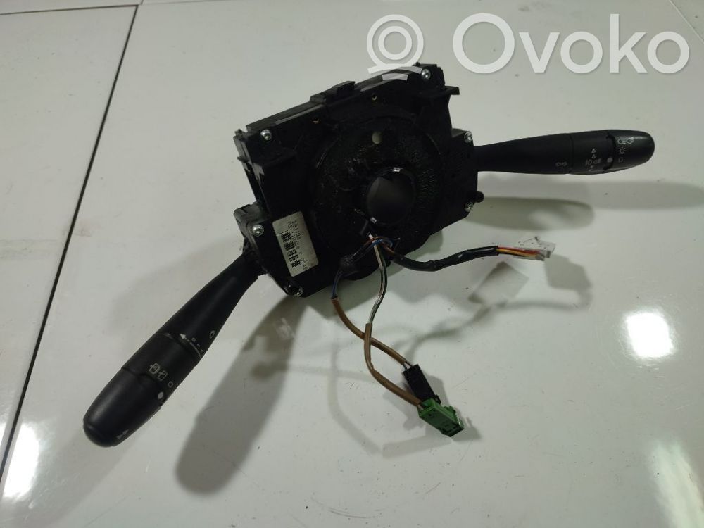 Peugeot 207 Leva/interruttore dell’indicatore di direzione e tergicristallo 