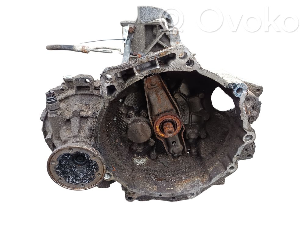 Volkswagen Bora Cutie viteze manuală cu 5 trepte 