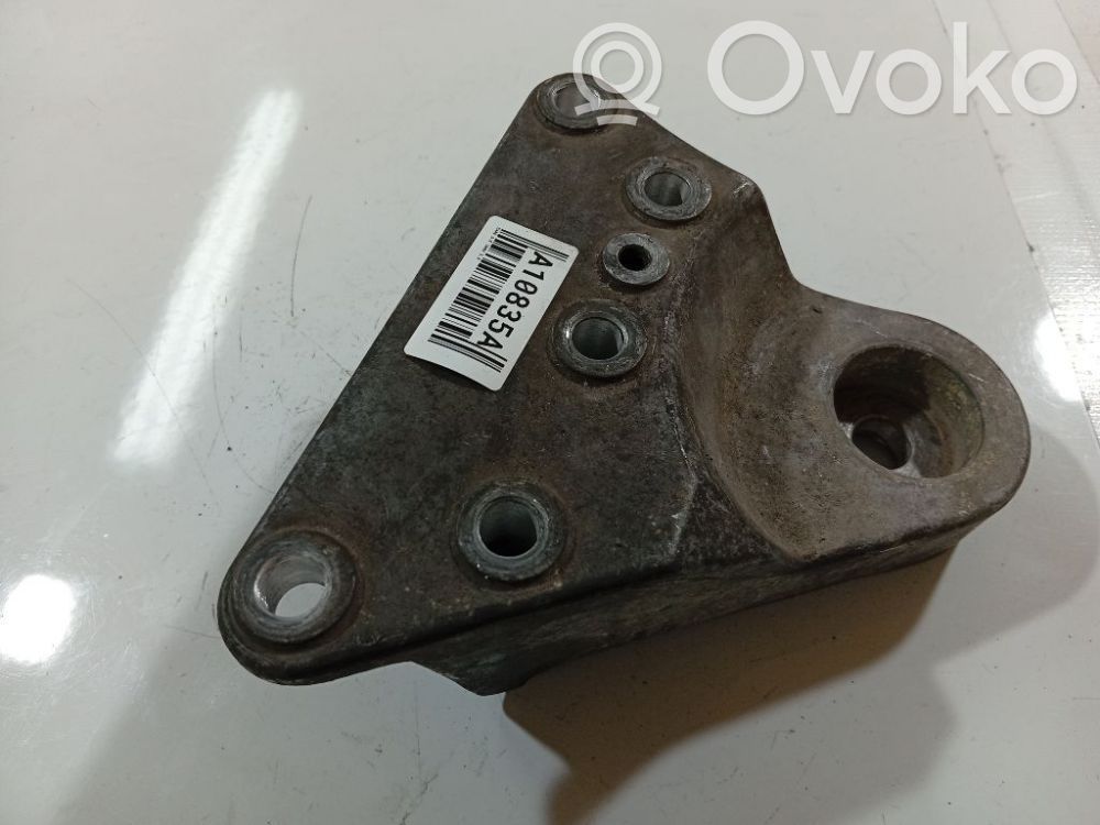 Saab 9-5 Engine mounting bracket 