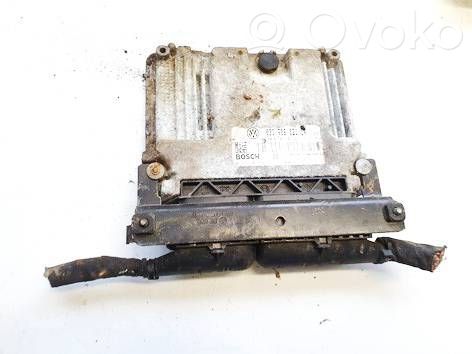 Volkswagen PASSAT B6 Unitate/modul de control motor 