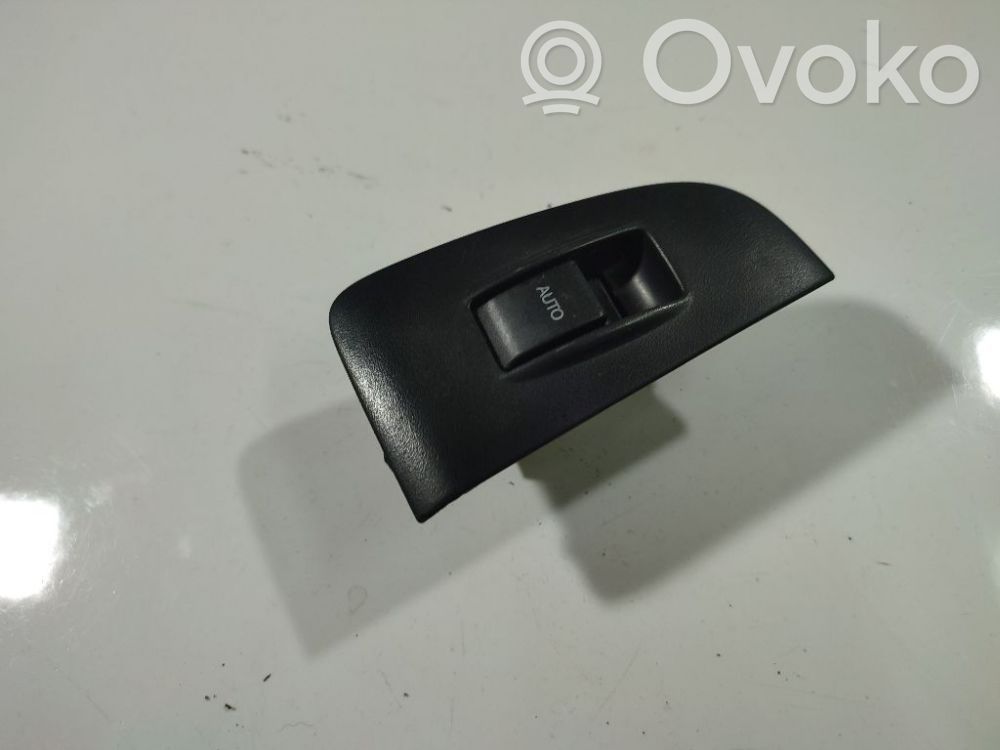 Toyota Avensis T250 Keskuslukituksen kytkin 