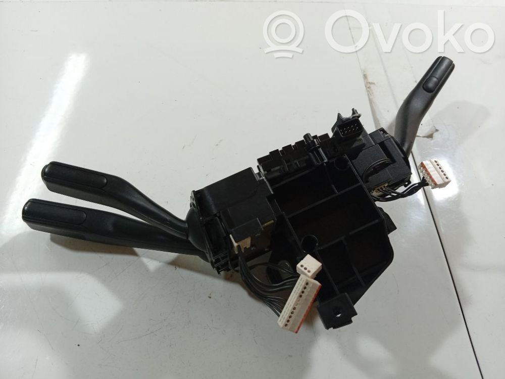 Volkswagen PASSAT B6 Leva/interruttore dell’indicatore di direzione e tergicristallo 