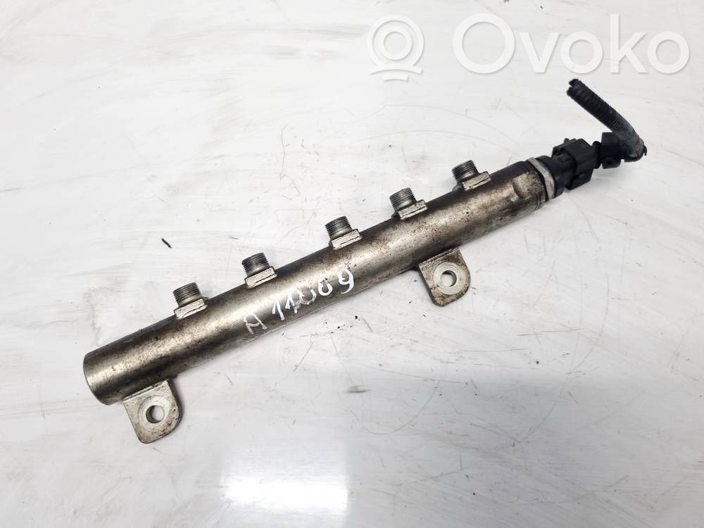 Opel Zafira B Tuyau de conduite principale de carburant