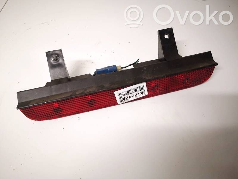 Lampă frână centrală