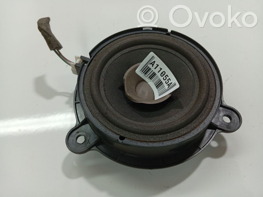 Altavoz de la puerta delantera