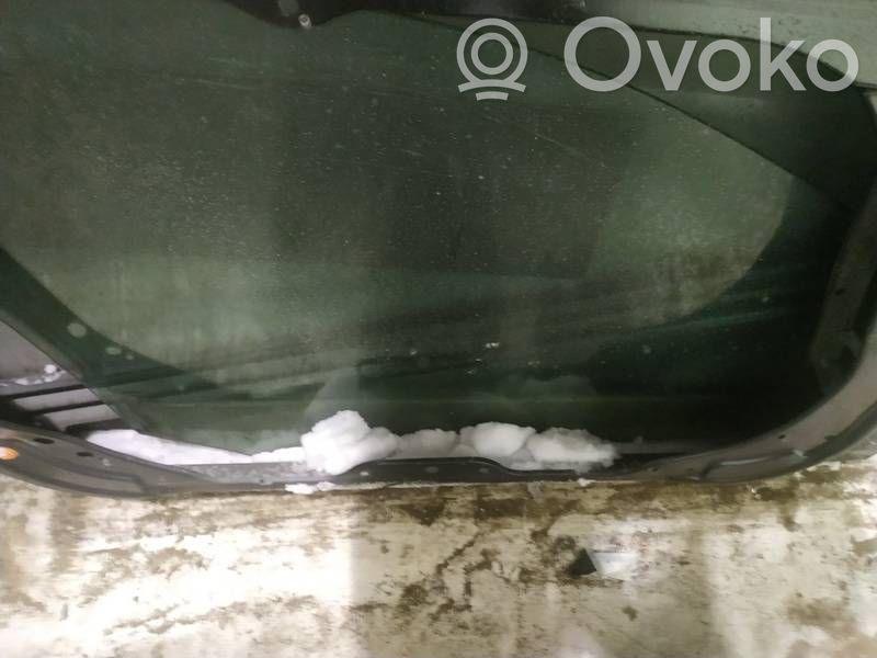 Mercedes-Benz C AMG W204 Vetro del finestrino della portiera anteriore - quattro porte