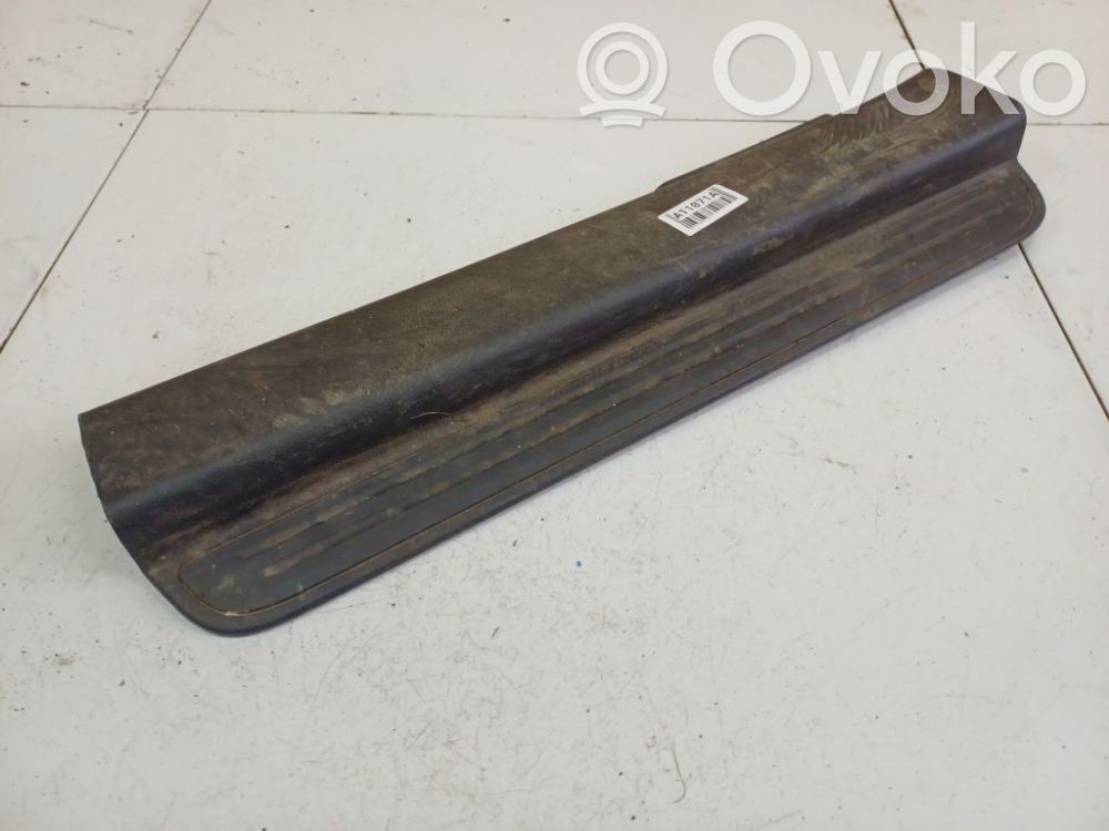 Chevrolet Captiva Moldura protectora del borde delantero 