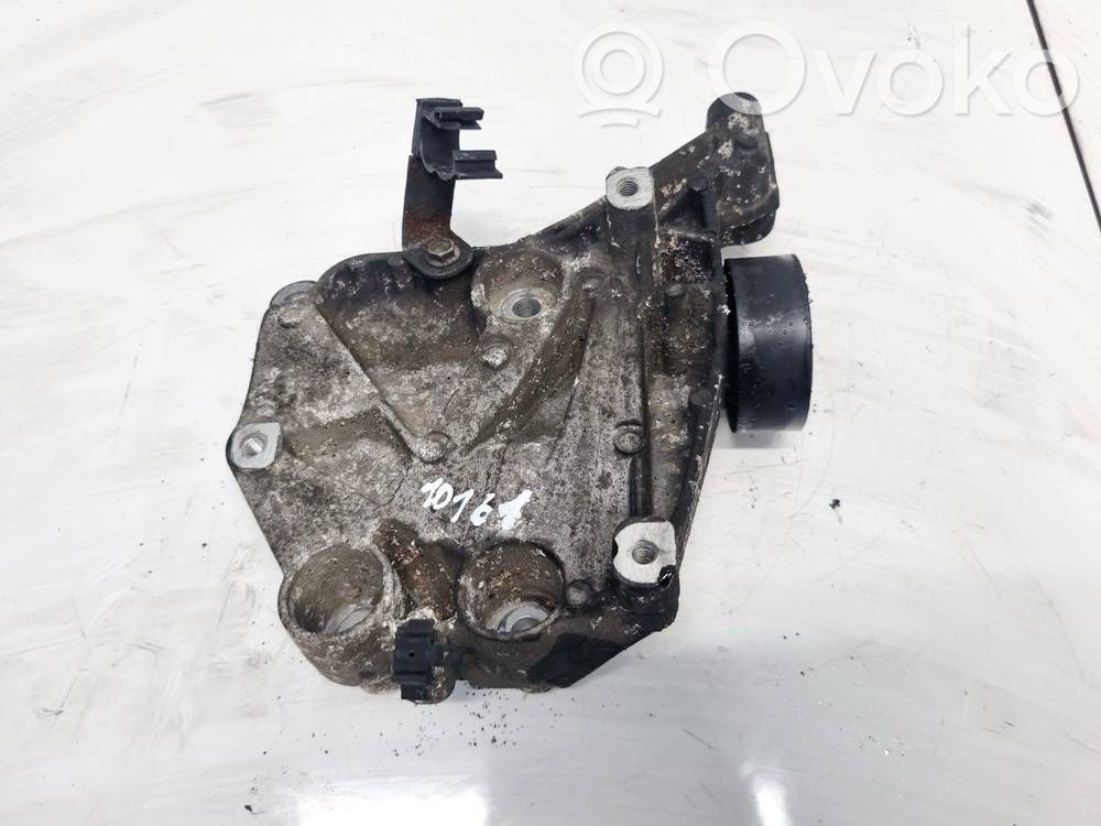 Engine mounting bracket   55208165,55208165