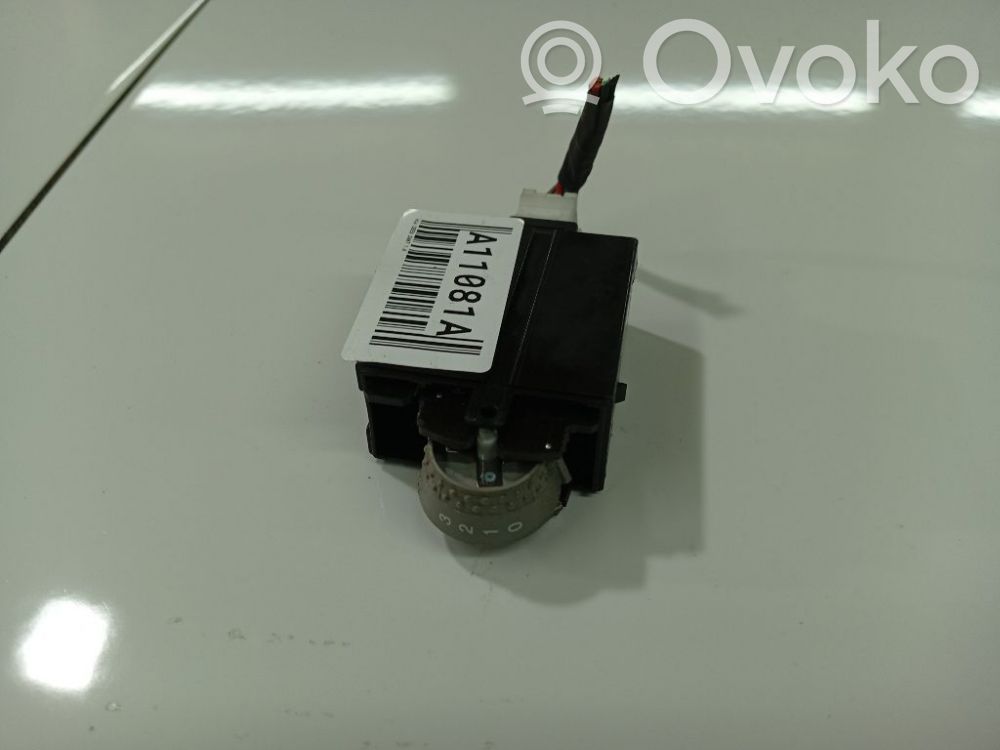 KIA Ceed Headlight level height control switch 