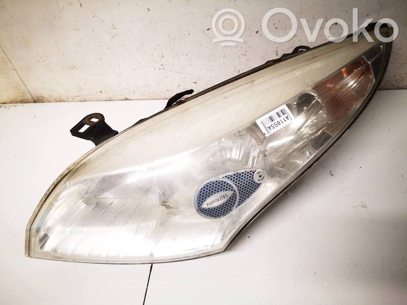 Renault Megane III Lampa przednia 