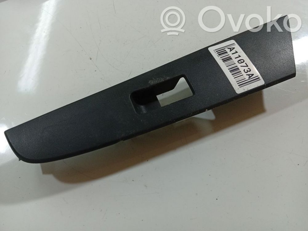 Mazda 3 I Front door window switch trim 