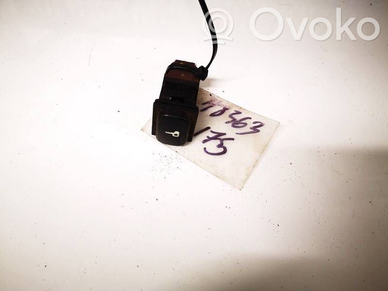 Peugeot 607 Central locking switch button 