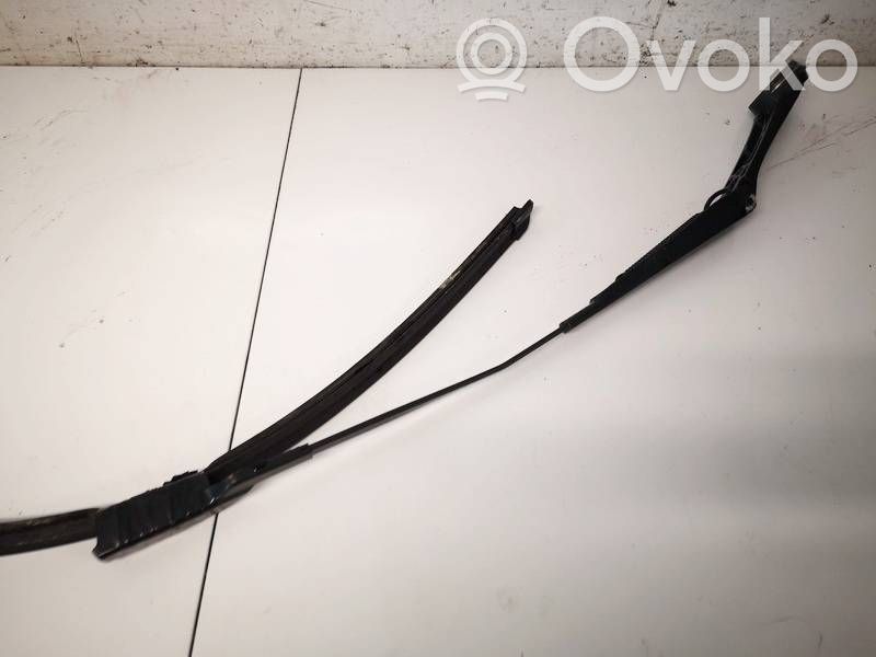 Brazo del limpiaparabrisas delantero   BM5117526AB,BM5117526AB