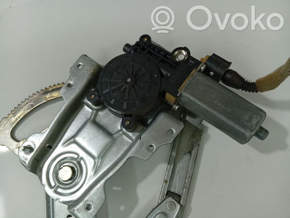 Toyota Yaris Motor del regulador de la ventanilla de la puerta delantera