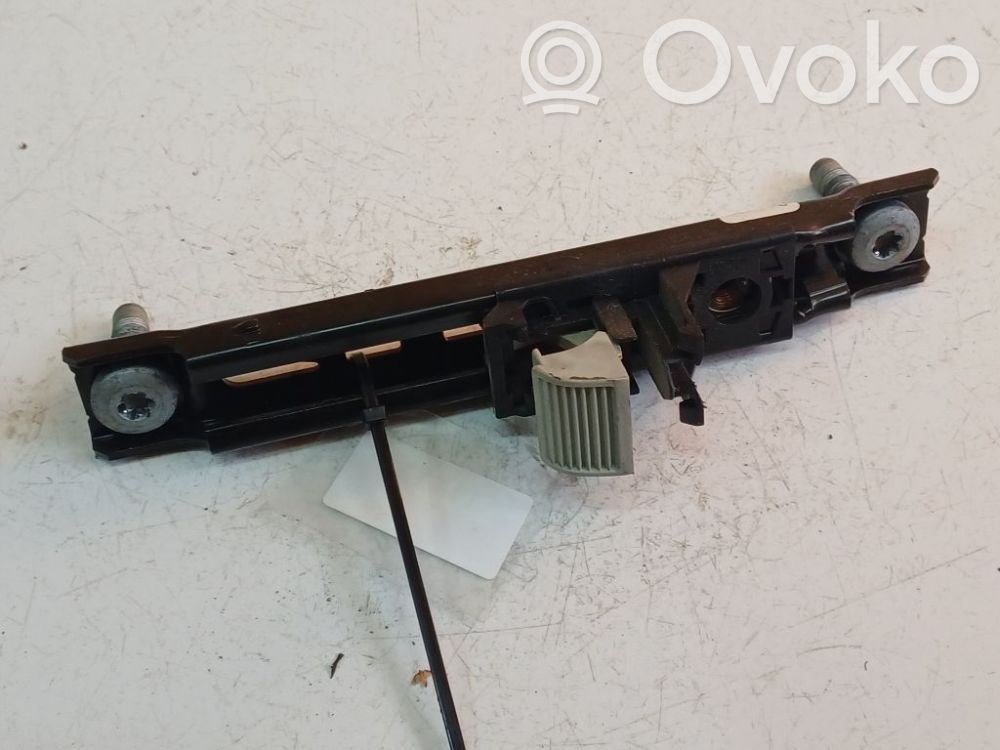 Dodge Caliber Guida di regolazione della cintura di sicurezza
