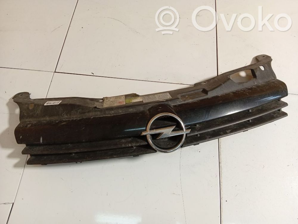 Opel Astra H Rejilla delantera 