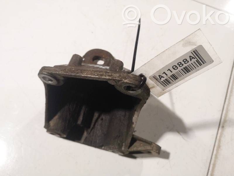 Audi A6 S6 C5 4B Engine mounting bracket 