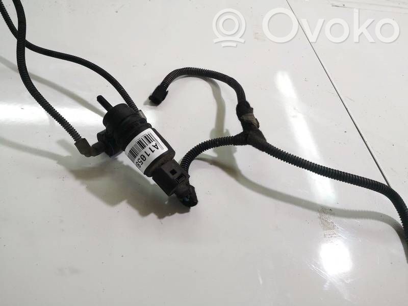 Opel Insignia A Pompa spryskiwacza szyby przedniej / czołowej 
