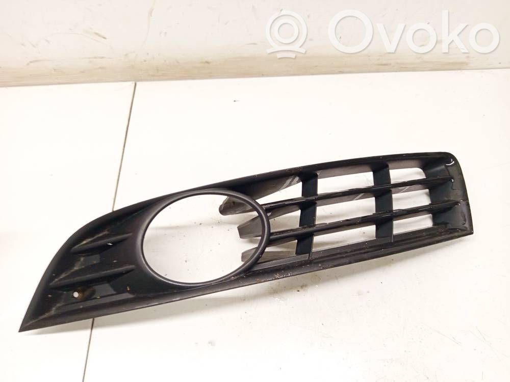 Volkswagen PASSAT B6 Grilă inferioară bară față 