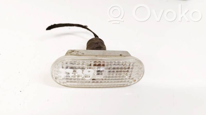 Volkswagen Golf IV Semnalizator bară față