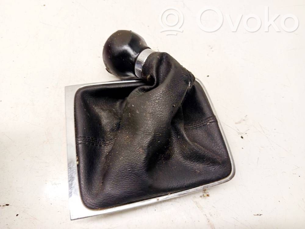 Volkswagen PASSAT B6 Rivestimento in plastica cornice della leva del cambio 