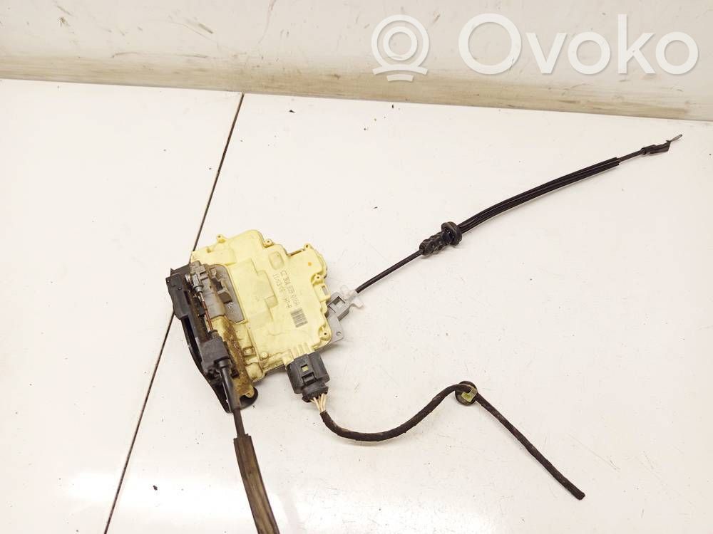 Volkswagen PASSAT B6 Încuietoare ușă spate 