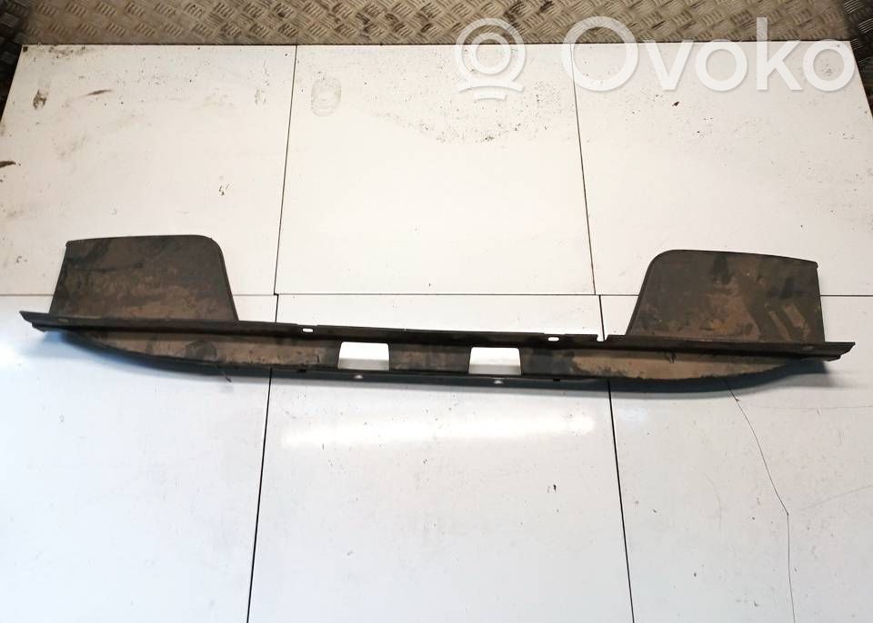 Volkswagen Amarok Ornament bară spate 