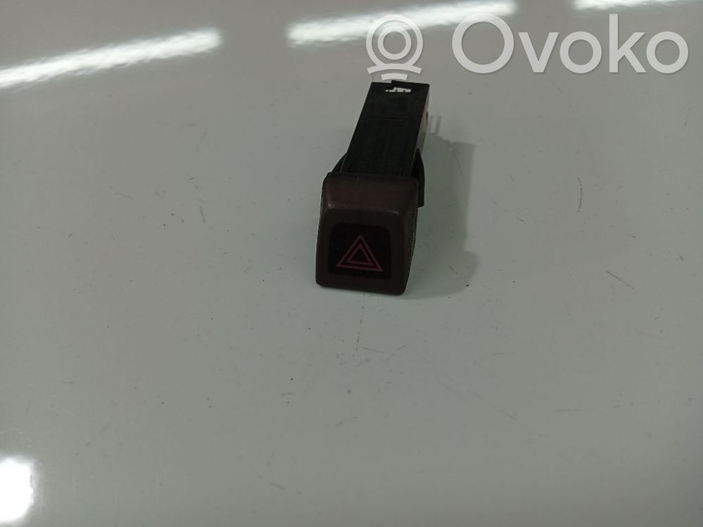 Volvo V50 Przycisk świateł awaryjnych 