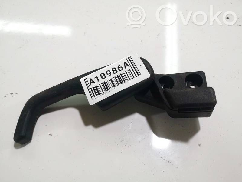 Volkswagen PASSAT B4 Maniglia di rilascio del vano motore (cofano) 