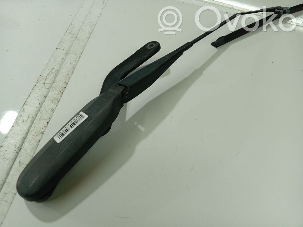 Ford C-MAX I Brazo del limpiaparabrisas delantero 