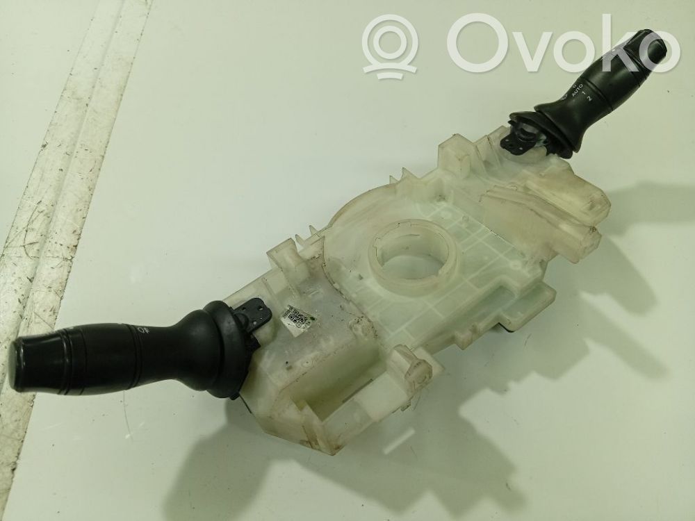 Renault Megane III Leva/interruttore dell’indicatore di direzione e tergicristallo 