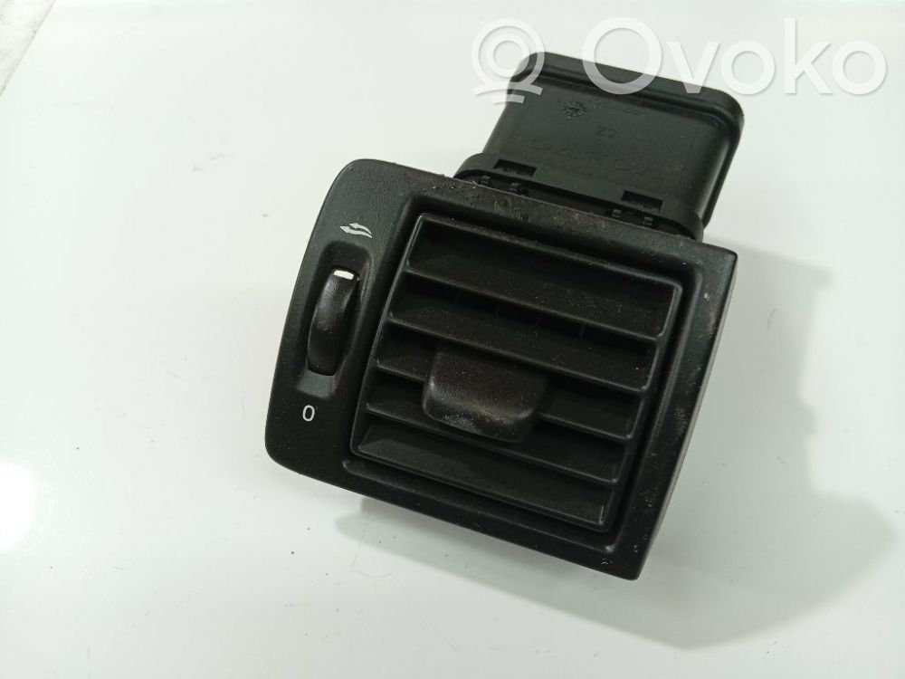 Volvo V50 Rejilla de ventilación central del panel 