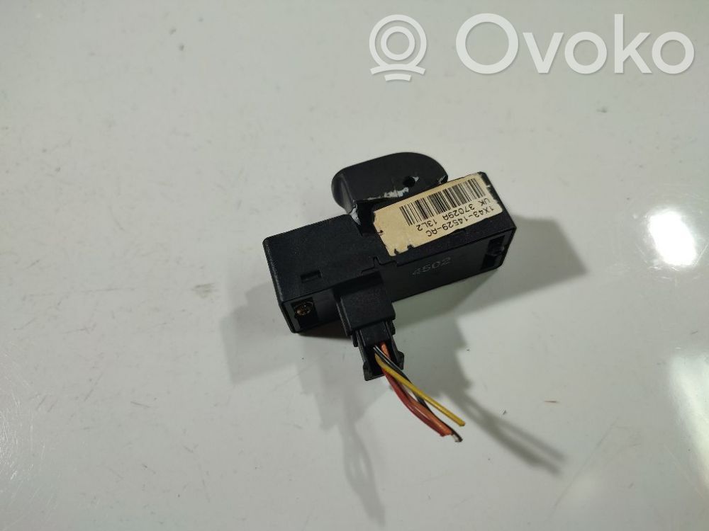 Electric window control switch   1X4314529AC,13L2,1X4314529AC,37029A