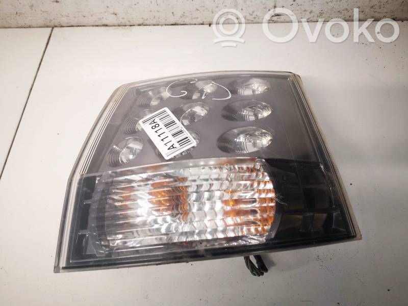 Mitsubishi Outlander Luci posteriori