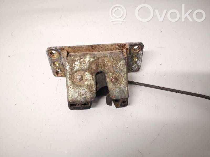 Opel Omega B1 Tailgate/trunk/boot lock/catch/latch 