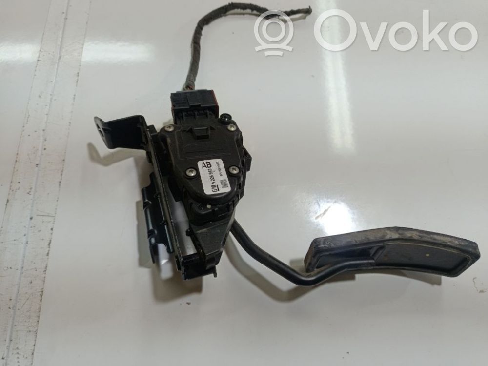 Opel Omega B2 Accelerator throttle pedal 