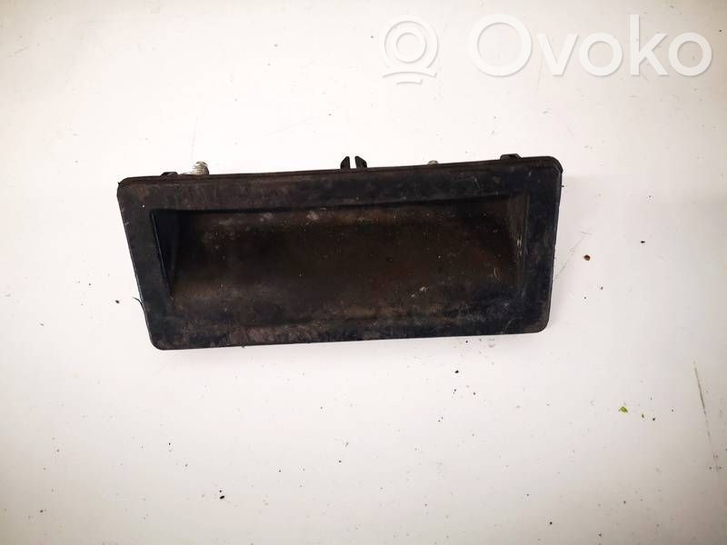 Volkswagen PASSAT B6 Uchwyt / Rączka zewnętrzna otwierania klapy tylnej / bagażnika 