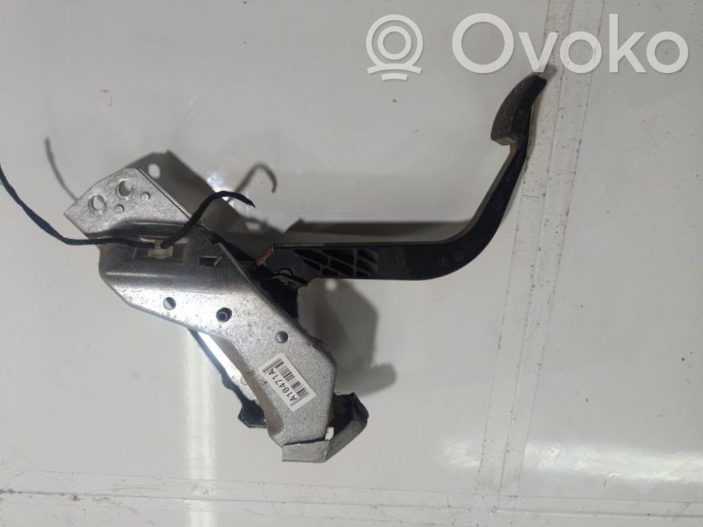 Opel Zafira B Pedale della frizione 