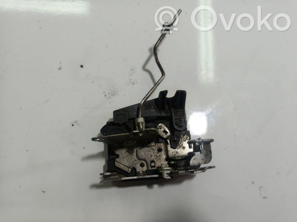 Dacia Sandero Serratura portiera anteriore 