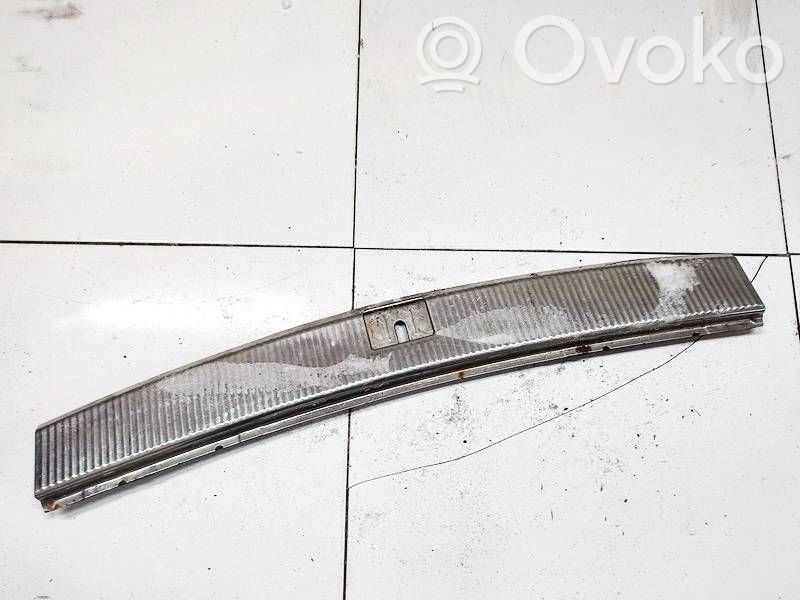 Volkswagen Touareg I Altro elemento di rivestimento bagagliaio/baule 