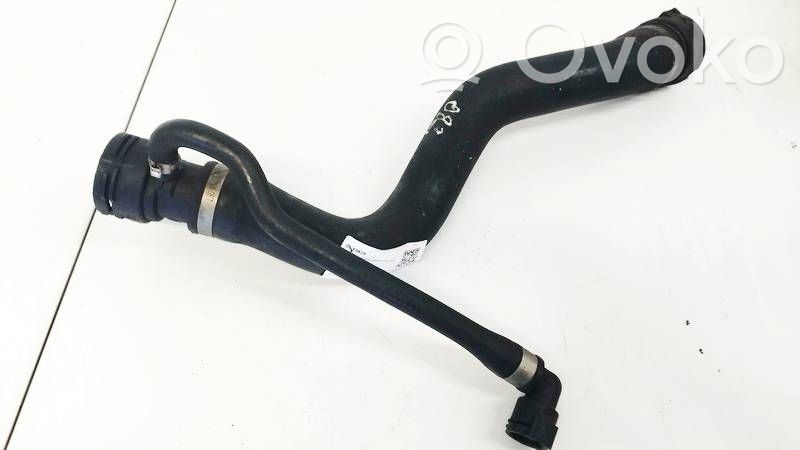 BMW 1 E81 E87 Tubo flessibile del liquido di raffreddamento del motore 