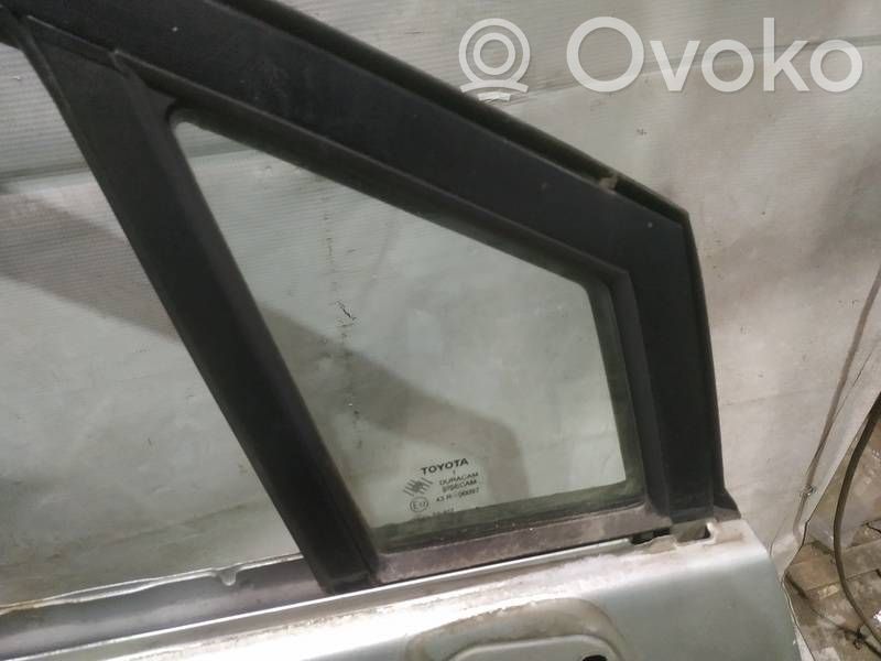 Toyota Corolla Verso AR10 Geam ventilare ușă față patru uși 