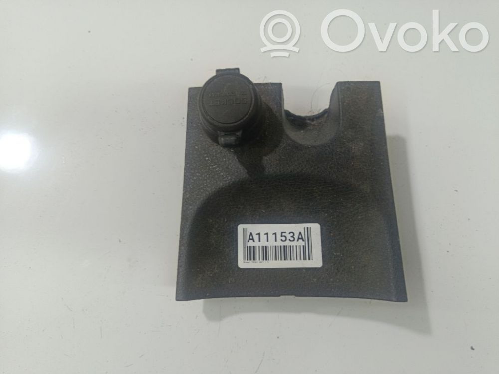 Nissan Tiida C11 Accendisigari per auto 