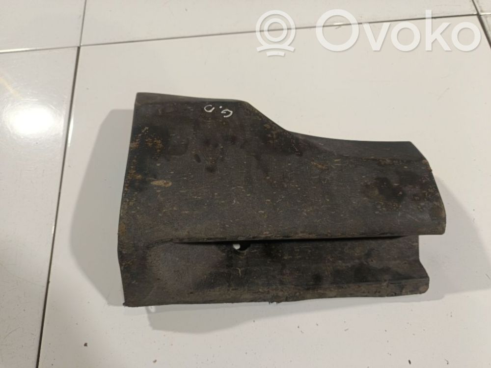Volvo S80 Sivuhelman takalista 
